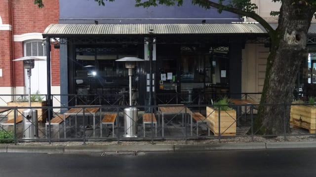 REDUCED TO SELL - PIZZA & PASTA RESTAURANT CBD BENDIGO LONG ESTABLISHED BUSINESS