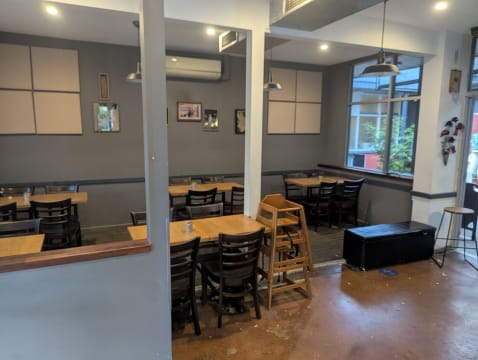 Established Cafe on Corner Location, Hackett Shops