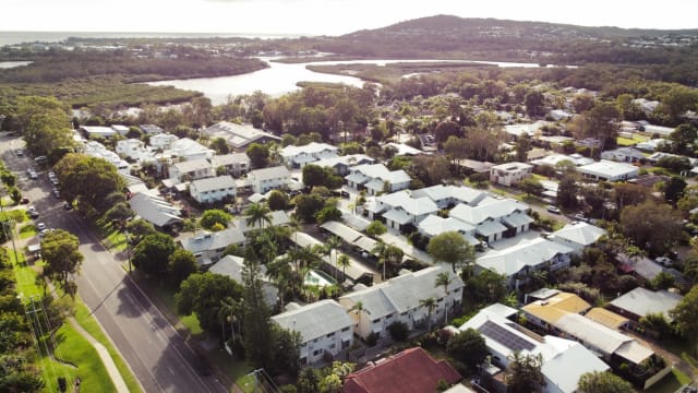 BUSINESS ONLY | NOOSA | PERMANENT LETTING | Resort Brokers ID : MRB009257