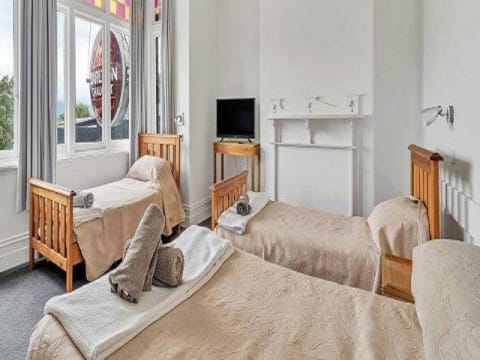 Leasehold Landmark Lords Hotel, sought after rare opportunity Offers Over $350,000 +sav