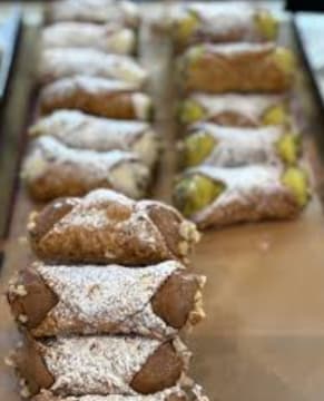 Inner-North Italian Bakery/Café – Prime Corner Location | Live-In Opportunity