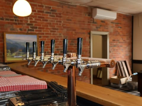 A Brand New Refurbished Hotel In The Heart Of The Goldfields - 148HL