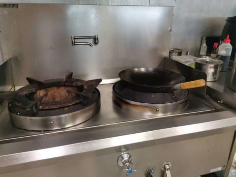 Urgent Sale Only 30K Take over lease and equipment South Brisbane/Near Sunnybank