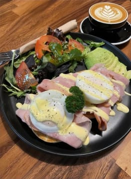 Exceptional Café Opportunity