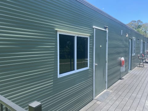 REGIONAL CITY HOTEL/MOTEL - 117HF