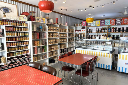 UNDER CONTRACT - King Valley Popcorn Cafe & Ice Creamery, Glenrowan - 1P0571
