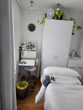 RARE SEA CHANGE OPPORTUNITY - PROFITABLE BUSINESS - SAME OWNER SINCE 2000