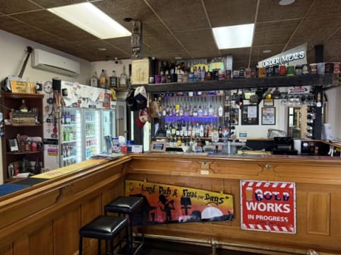 Flinders Rest Hotel - Main Highway 1 location - Freehold & Business