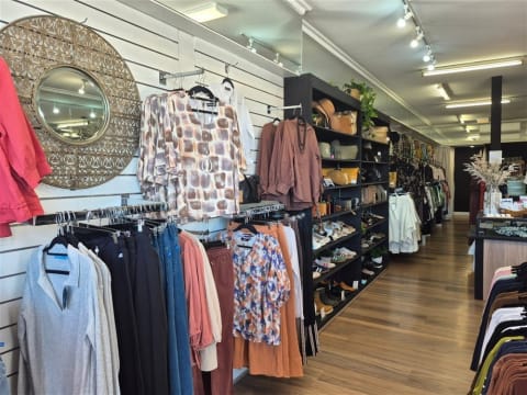 Women's Fashion Boutique - Coastal Tasmania
