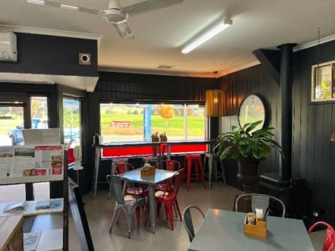 General Store, Cafe & Petrol Station in Dederang Regional Victoria (JASW0066)