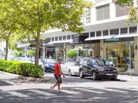 Double Bay Cafe Prime Corner Site Under Management