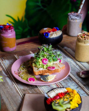 Profitable Elwood Cafe - Staff-Operated, Minimal Owner Involvement