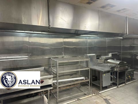 WATERFRONT RESTAURANT/BAR FOR LEASE