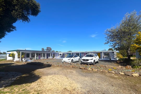 UNDER OFFER - Stonez Boutique Accommodation, Clunes VIC - 1P0567