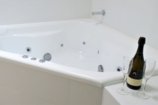 Great cash flow & long lease - Lifestyle accommodation business in wine country