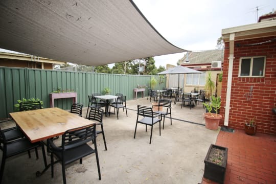 FULLY LICENSED CAFE, HEAVY TOURIST AREA IN HEYFIELD.