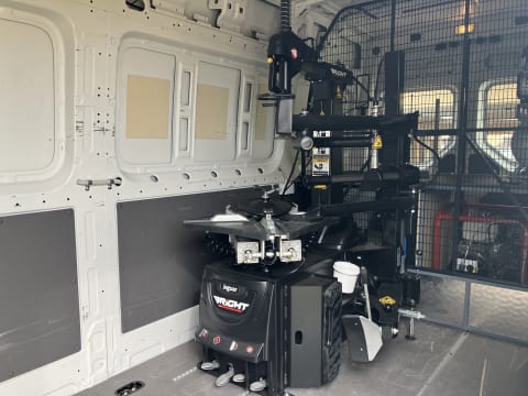 mobile tyre fitting van
