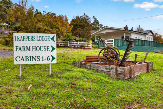 FHGC Tasmanian Accommodation A1 Presentation Spectacular Views 10%ROI 6 Cabins 2 Houses 2 Titles