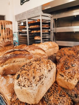 Thriving Local Bakery – $11K PW Sales, Est. 2009, Long Lease