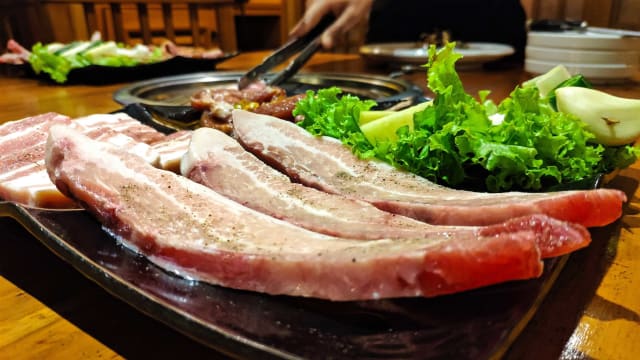 Korean BBQ *Strong Taking *Best Set up *Heavy Foot Traffic [2401041]