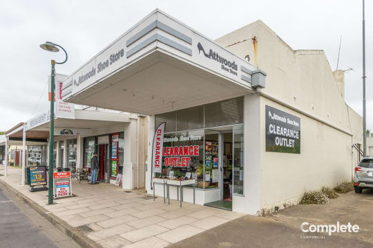 ATTWOODS SHOE STORE - HIGH END SHOE STORE - PLUS OUTLET