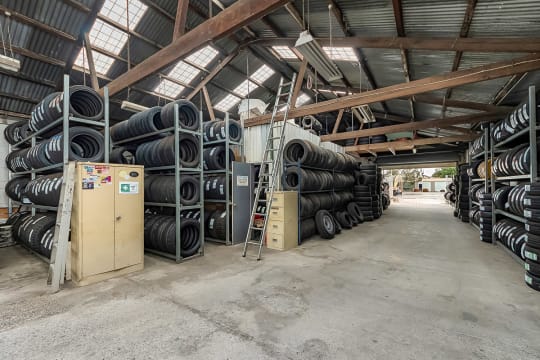 *SOLD BY VENTURE COMMERCIAL*