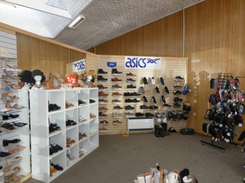 CURRENT OWNER IS LOOKING TO RETIRE AFTER 30+YEARS