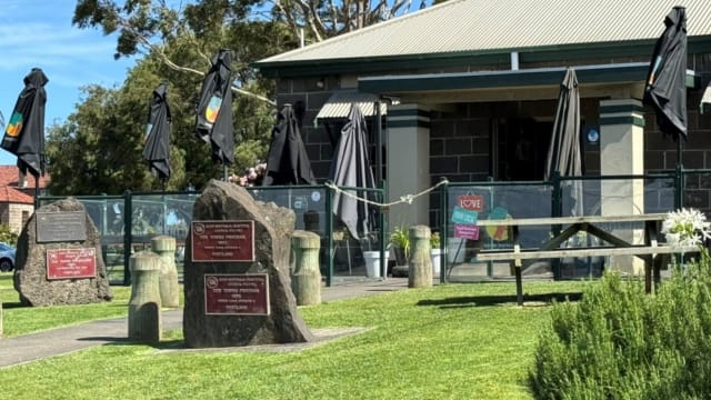 High-Exposure Waterfront Café with Growth Potential