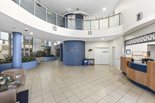 Executive Living with Significant Income - ID 7846