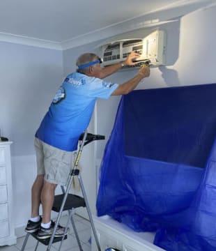 Cleaning Air Conditioners Gold Coast, Owner earnings PEBITDA $154,000