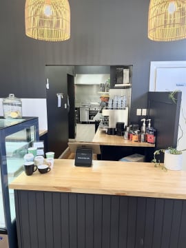 Roma and Kay Cafe - Popular cafe and gift store FOR SALE!