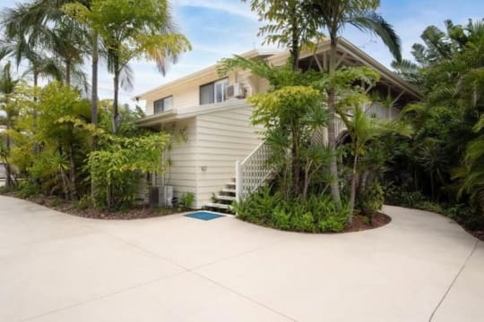 ACCOMMODATION BUSINESS IN PARADISE - PRIME LOCATION - NORTH OF NOOSA HEADS