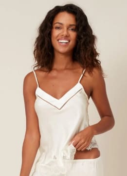 Dive into the glam world of fashion & lingerie? It's all yours for the taking!