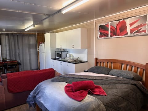 Well Presented Caravan Park - Riverina District - New South Wales
