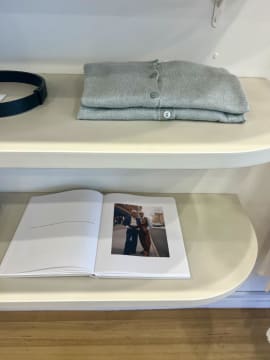 High-End Fashion Boutique  Exclusive Brands & Prime Location