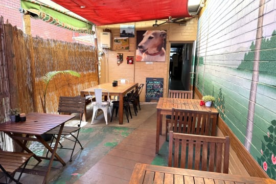 LEASEHOLD - Muddy Waters Cafe, Wangaratta VIC - 1P0568