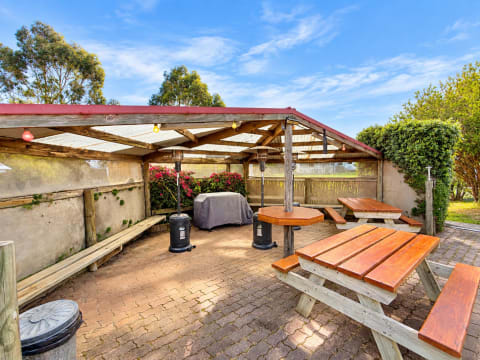 Rare East Coast Tasmania Profitable Accommodation Villas Cottages Separate DA Lots Sea Change Opp