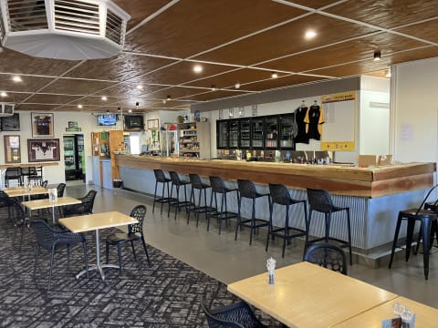 ICONIC WESTERN QLD HOTEL/MOTEL/CARAVAN PARK OPPORTUNITY - 2798MF