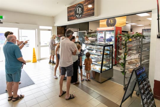 Profitable Bakery + Freehold  / Prime Sea Change Location!