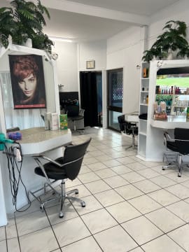 Fully Booked Hair Salon | Noosa Hinterland Lifestyle | WIWO