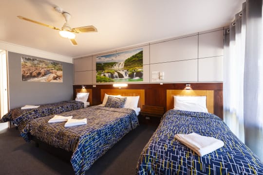 FREEHOLD - Vendor Terms Available - Golden Leaf Motel, Myrtleford VIC - 1P0584