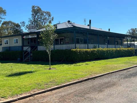 Iconic Country Pub with Accommodation