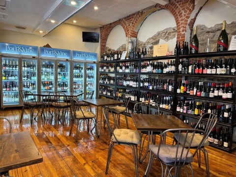 Port & Wine Seaside Hotel in historic Port Adelaide - Lease