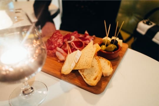 Established Wine and Cocktail Bar with Beer Garden – Thornbury, VIC