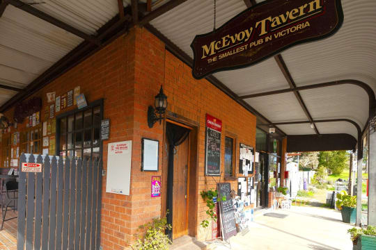 FREEHOLD GOING CONCERN - McEvoy Tavern, Eldorado VIC - 1P0543