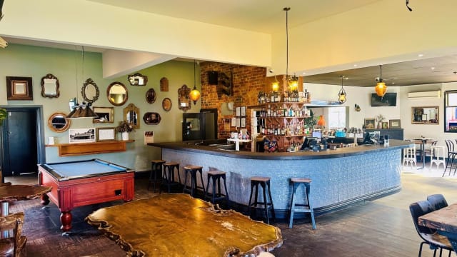 Award-Winning Farmers Arms Hotel – Creswick