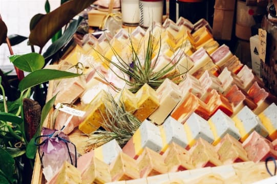 'A BUNCH OF CAKES'.  WELL KNOWN CAKE & FLORIST SHOP. CENTRAL SPOTSWOOD