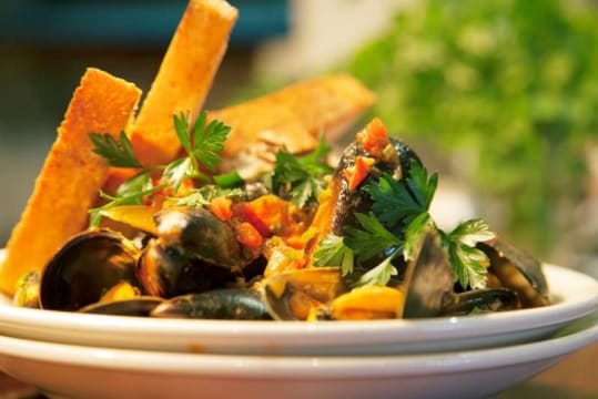 THE EATERY ON JONSON –  CAFÉ / BAR / BISTRO