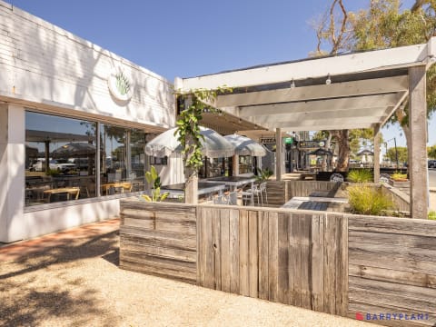 Kelp - San Remo.  Cocktail, Wine & Dining Bar  - Thriving business for Sale