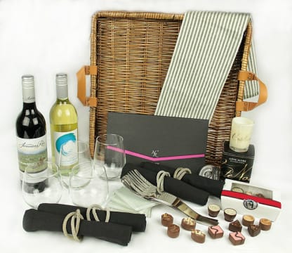 ON-LINE GIFT STORE - A Ready-made business with huge expansion possibilities.